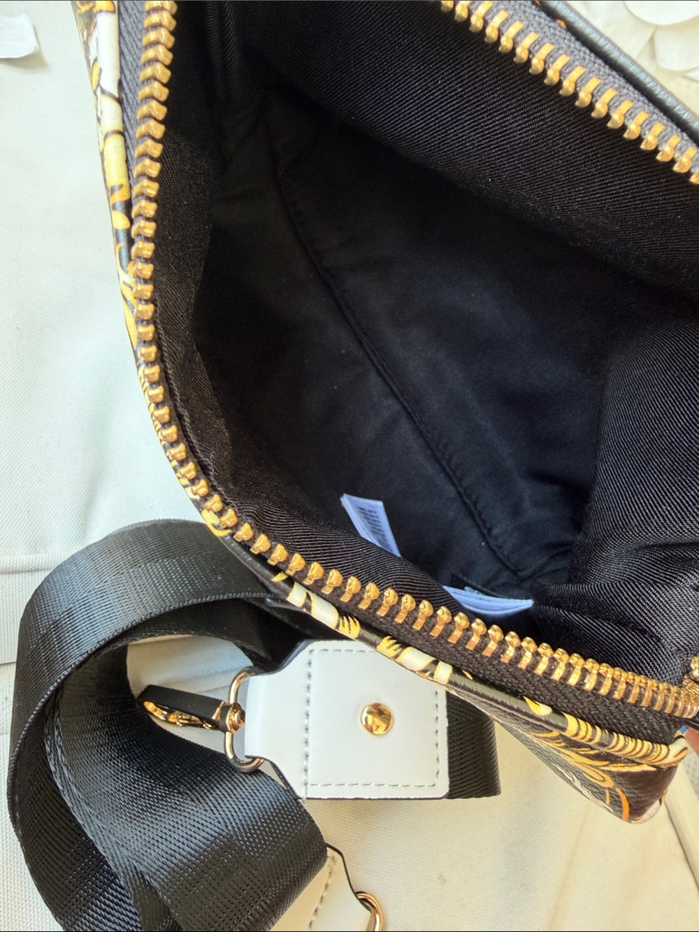 ALDO White Satchel with Mickey and Minnie Design - Picture 9 of 9